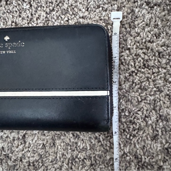 Kate Spade black and white zip around wallet - Picture 9 of 10